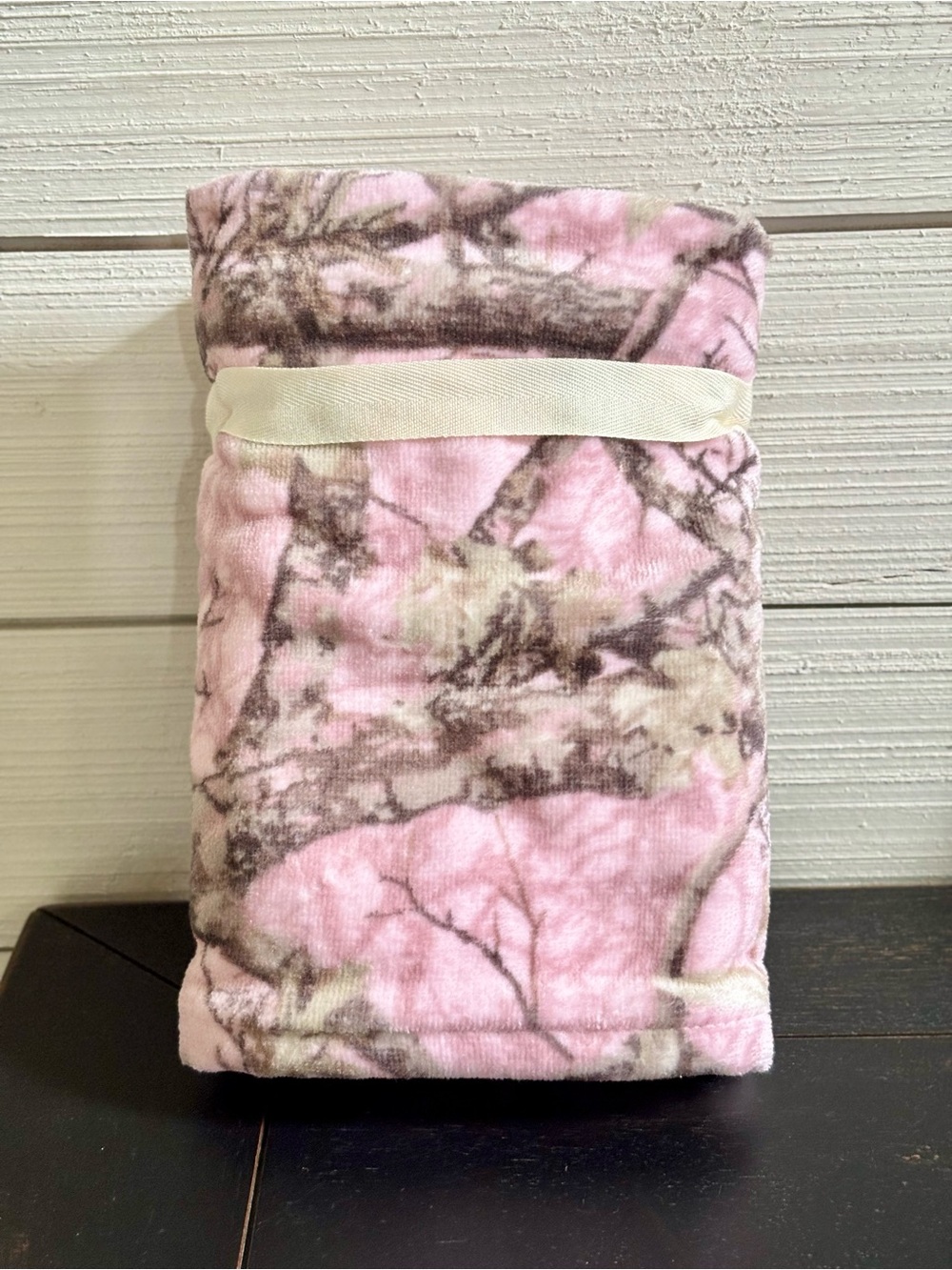 Rachel Zoe Pink Camouflage Set Of Two Bathroom Hand Towels NEW Cowgirl Cabin